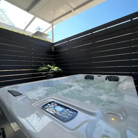 Apartamento Loft Greece - Enjoy Our Jacuzzi Calamata