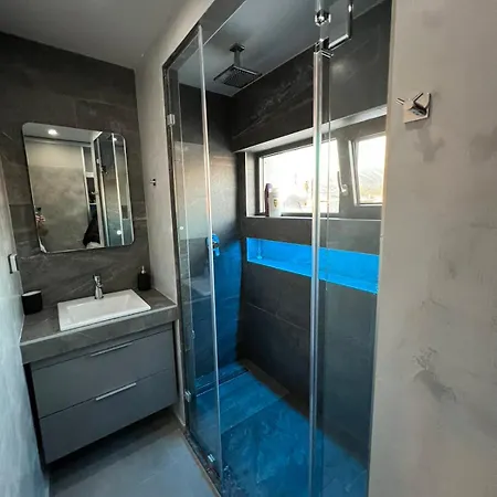 Apartamento Loft Greece - Enjoy Our Jacuzzi Calamata