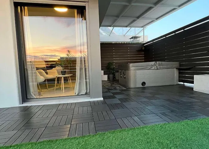 Loft Greece - Enjoy Our Jacuzzi & Hammam Καλαμάτα