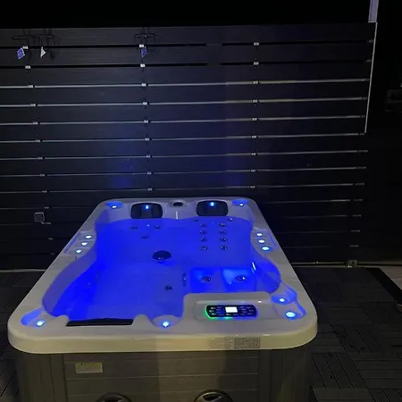 Apartment Loft Greece - Enjoy Our Jacuzzi & Hammam