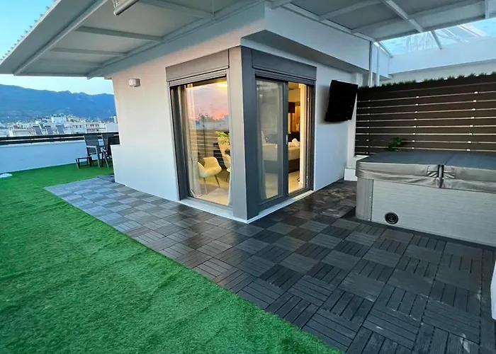 Loft Greece - Enjoy Our Jacuzzi & Hammam شقة *