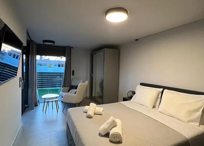 Loft Greece - Enjoy Our Jacuzzi & Hammam 卡拉马塔